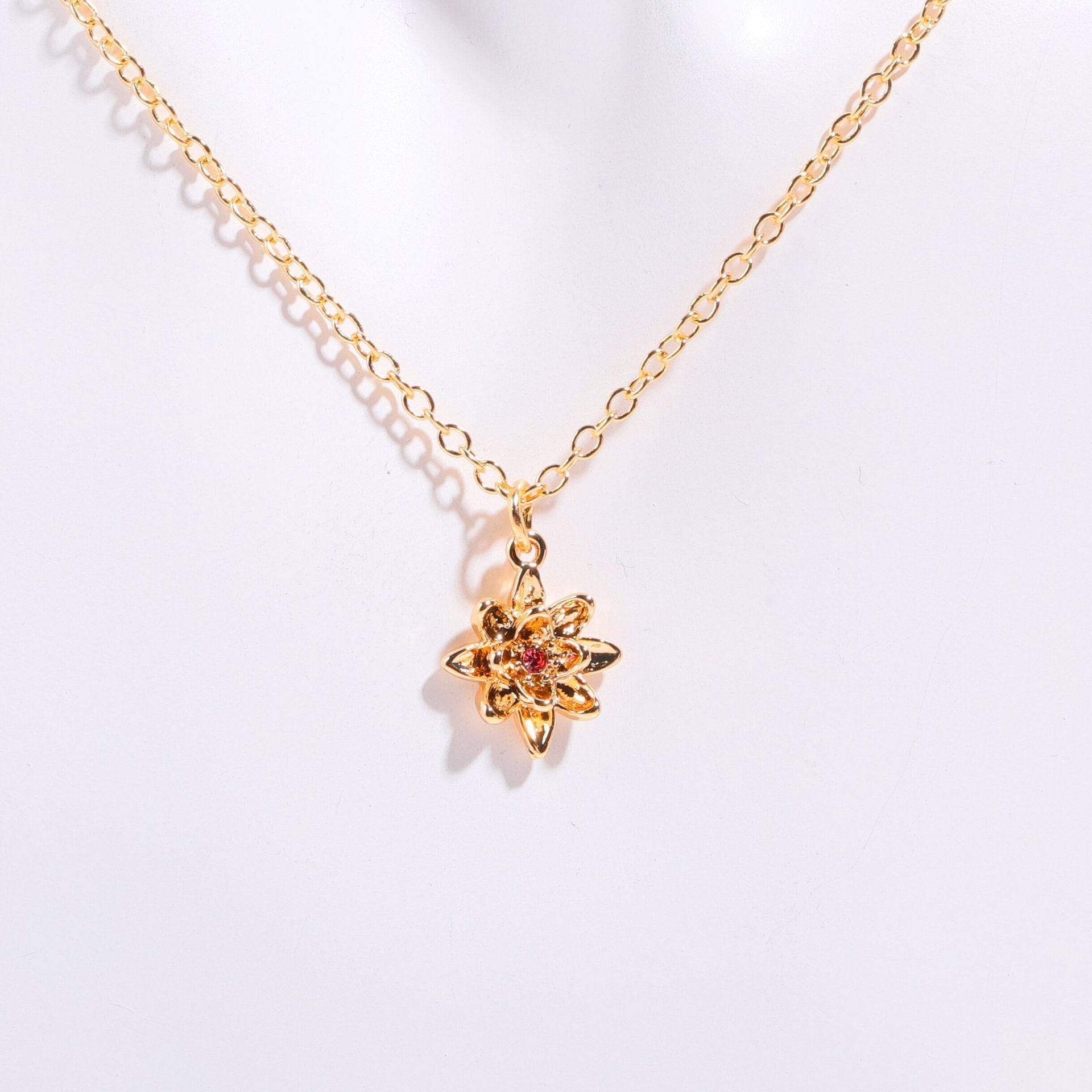 Mama's Bloom Birthstone Necklace Stella Harte