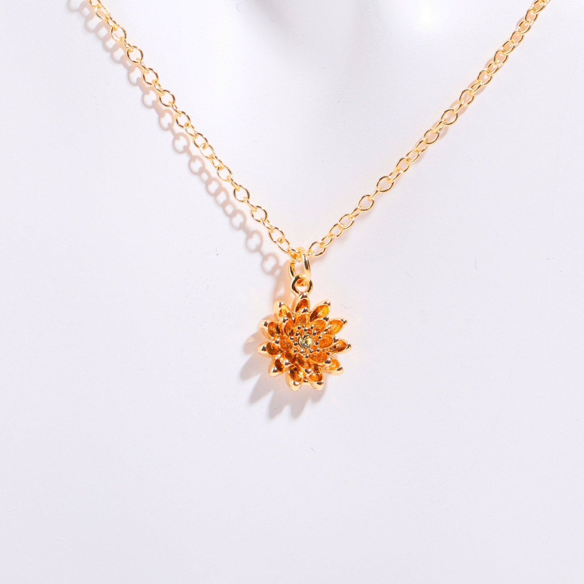Mama's Bloom Birthstone Necklace Stella Harte