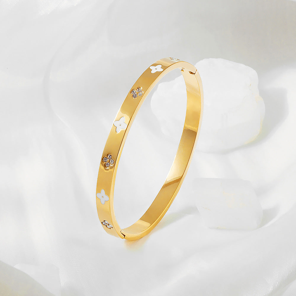 Alicia Bangle Stella Harte