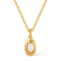 Wavy Pearl Glow Necklace