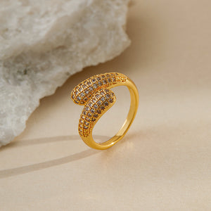 Swirl Pod Sparkle Ring