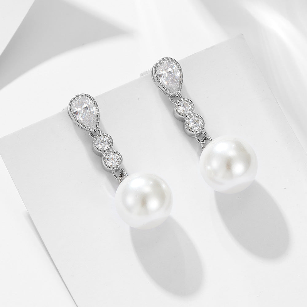 Ava’s PearlElegance Earrings Stella Harte