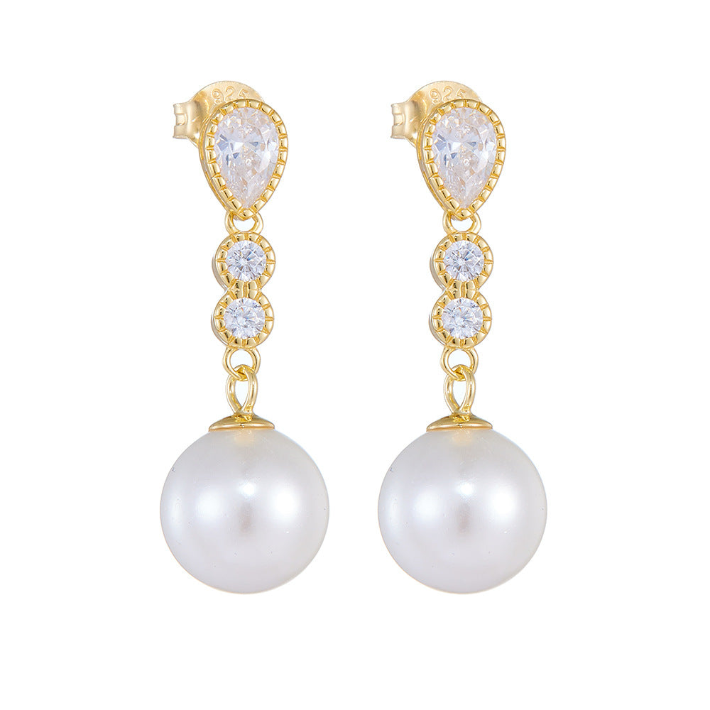 Ava’s PearlElegance Earrings