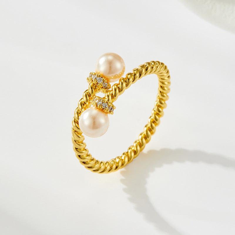 Isolde Twist Ring