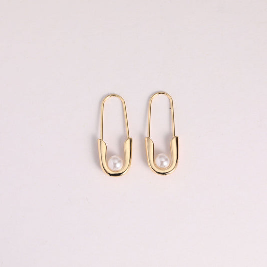 S.Harte Elegant Safety Pin Pearl Earrings