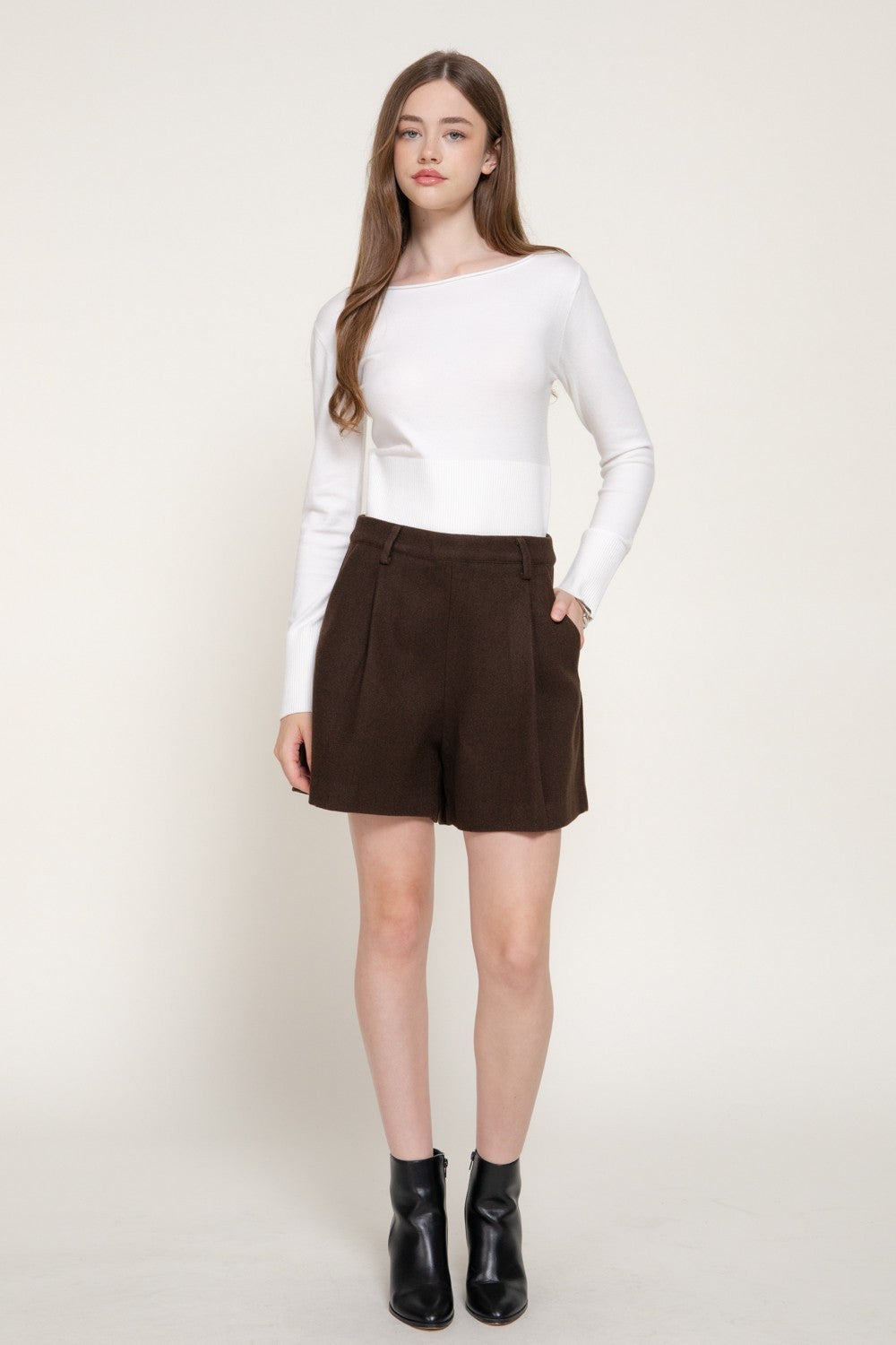 Pleated Soft Short Pants