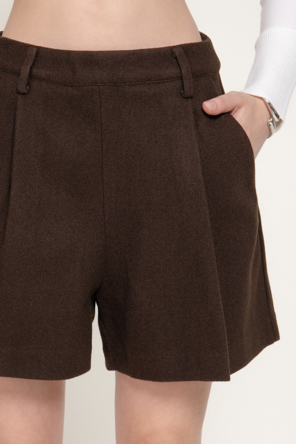 Pleated Soft Short Pants
