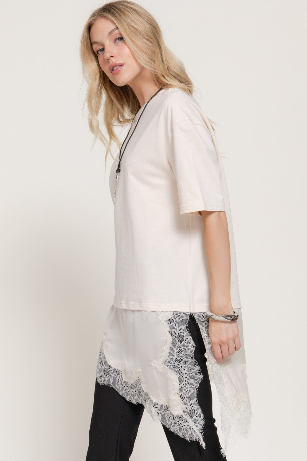 Short Slv Asymmetrical Hem Tonal Lace Knit Top
