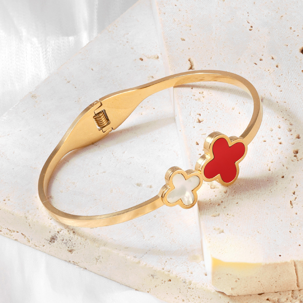 Anabelle Bangle