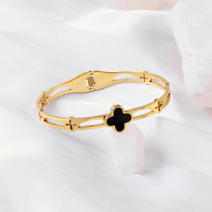 Anabelle Bangle